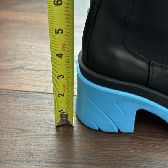 Unlace Italian NWOT Leather with Blue rubber bottom. No box - Picture 5 of 10